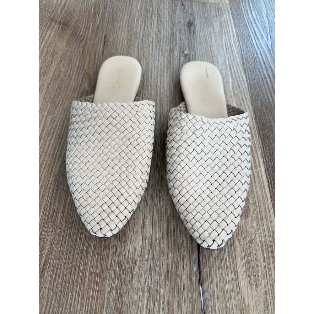 Universal Thread Woven Mules Womens 8 Cream Pointed Toe Flat Slip On Boho Shoes